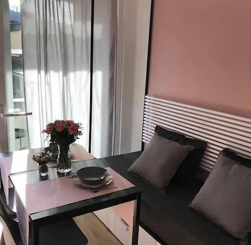 Sunny With Cute Dragon In The Center+parking Apartman