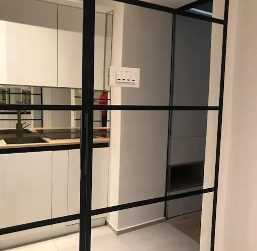 Sunny With Cute Dragon In The Center+parking Любляна