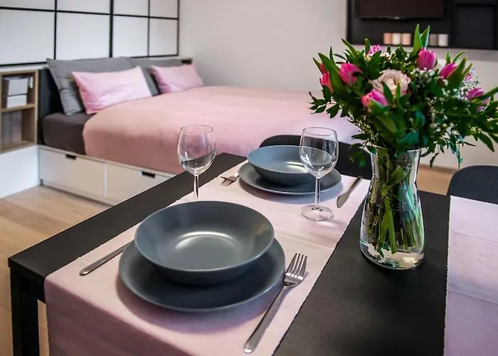 Апартаменти Sunny With Cute Dragon In The Center+parking