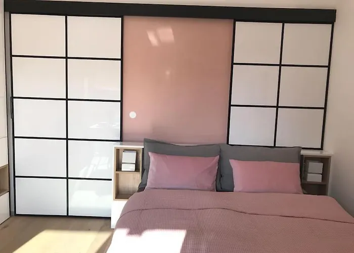 Sunny With Cute Dragon In The Center+parking * Любляна