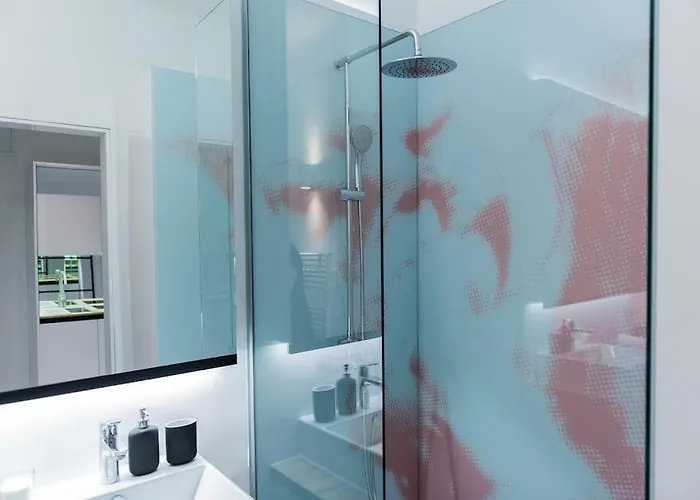 Апартаменти Sunny With Cute Dragon In The Center+parking