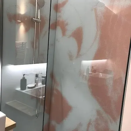 شقة Sunny With Cute Dragon In The Center+parking