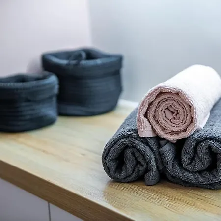 Sunny With Cute Dragon In The Center+parking شقة *