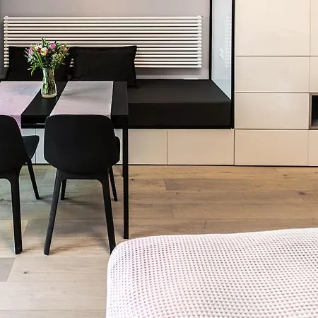 Sunny With Cute Dragon In The Center+parking شقة ليوبليانا